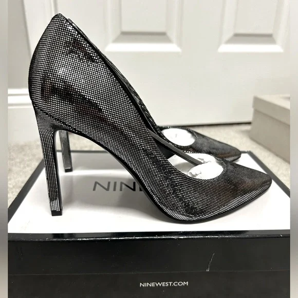 NWT!! Tatiana Heels - Picture 5 of 5